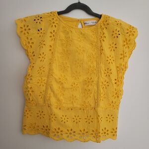 🧸2/20$ Zara 9T Girl Yellow Eyelet Floral Cutout Blouse Summer Top